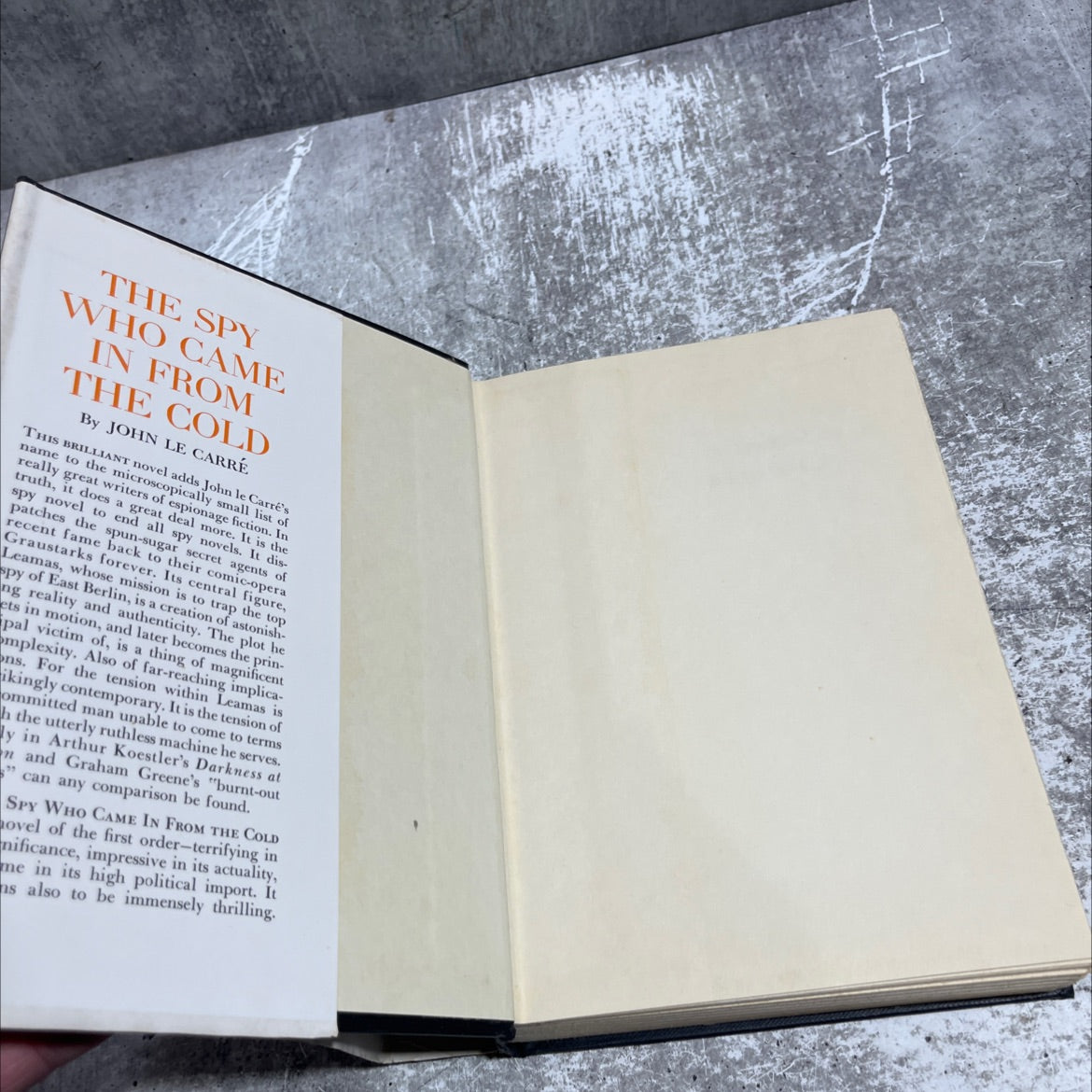 the spy who came in from the cold book, by John le Carré, 1964 Hardcover image 4