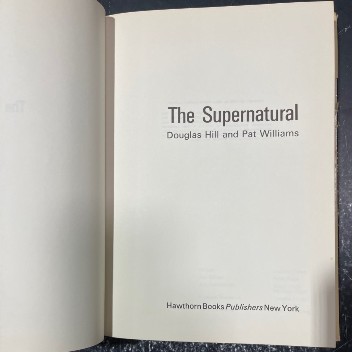 the supernatural book, by douglas hill and pat williams, 1965 Hardcover image 2