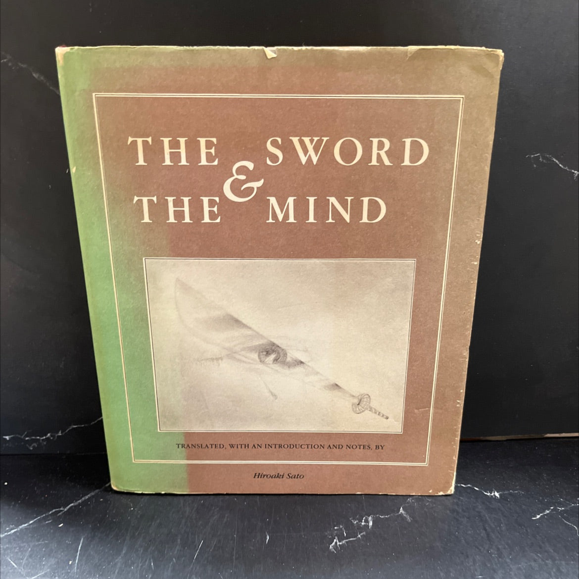 the sword and the mind book, by Yagyu Munenori, 1986 Hardcover image 1