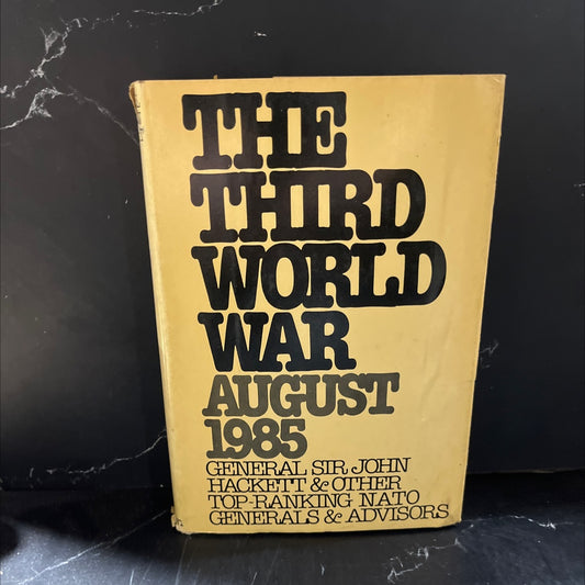 the third world war a future history book, by general sir john hackett and others, 1978 Hardcover image 1