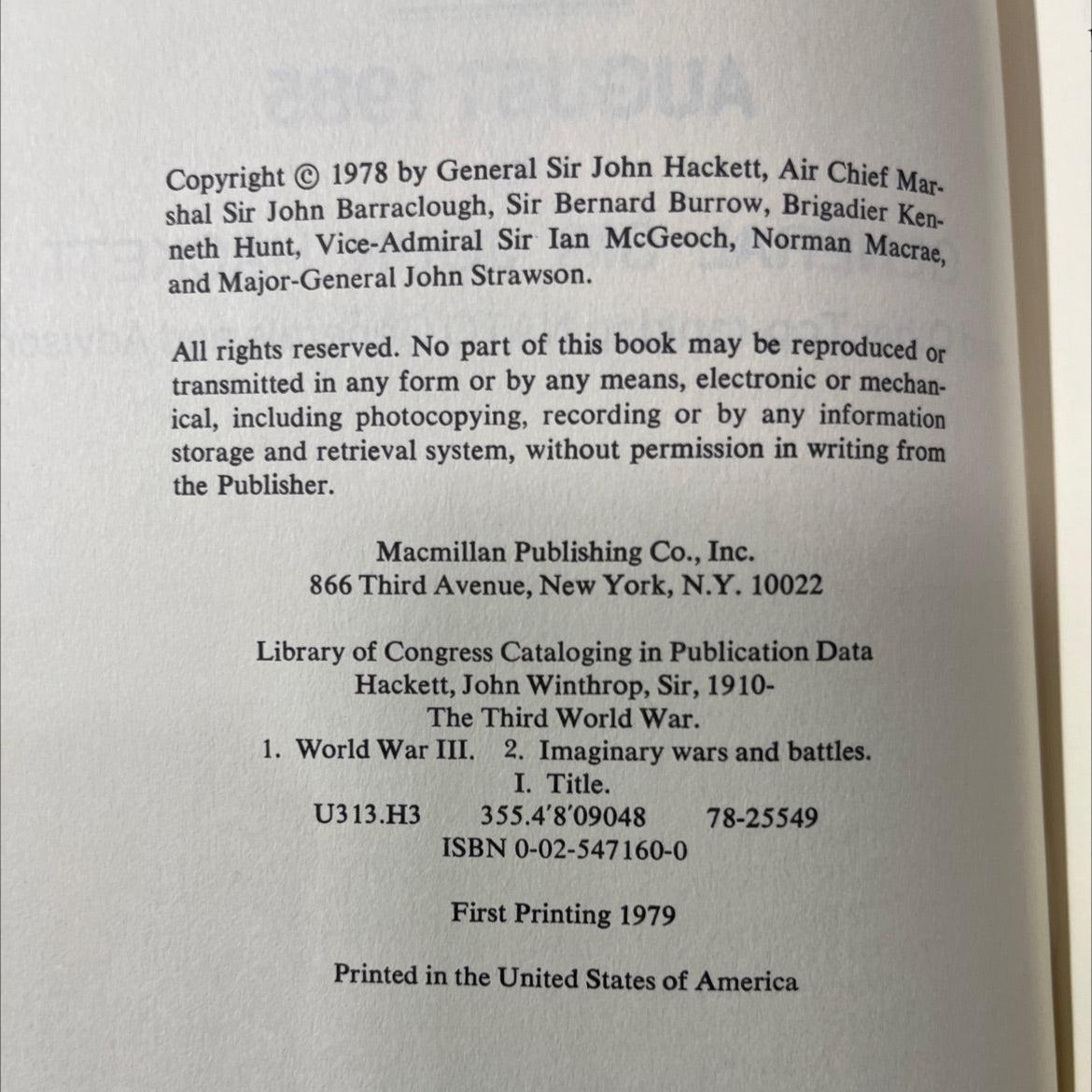 the third world war august 1985 book, by general sir john hackett, 1985 Hardcover image 3