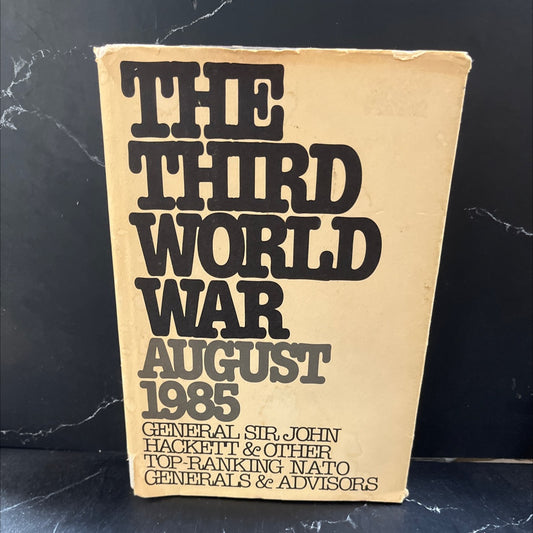 the third world war august 1985 book, by general sir john hackett, 1985 Hardcover image 1