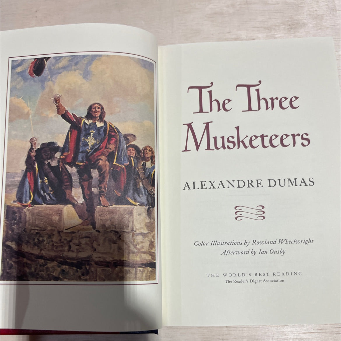 the three musketeers book, by alexandre dumas, 1970 Leather image 2