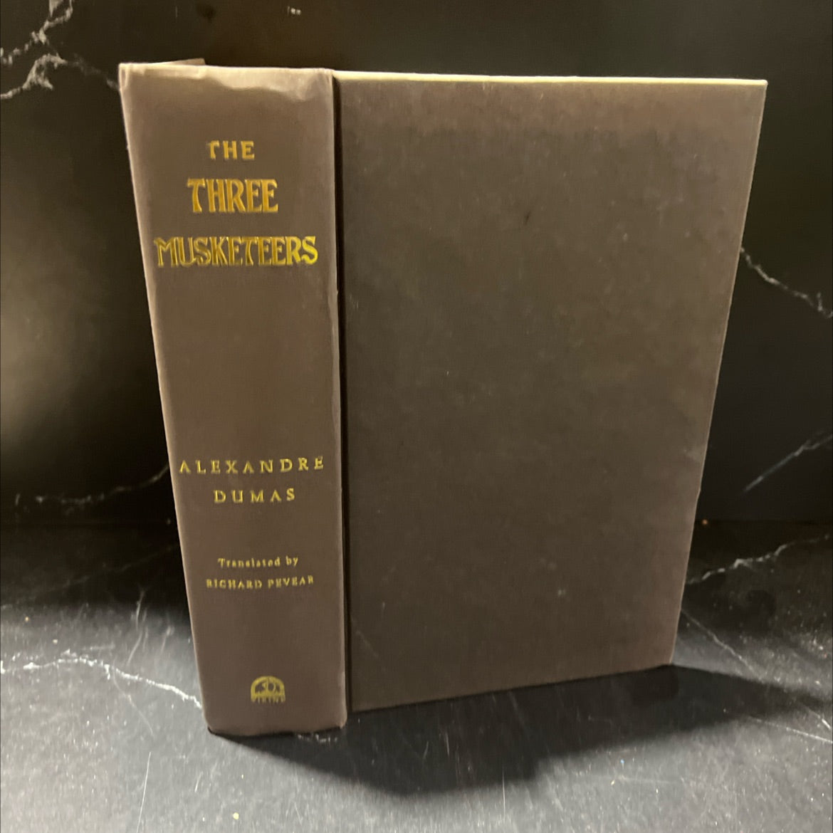 the three musketeers book, by alexandre dumas, 2006 Hardcover image 1