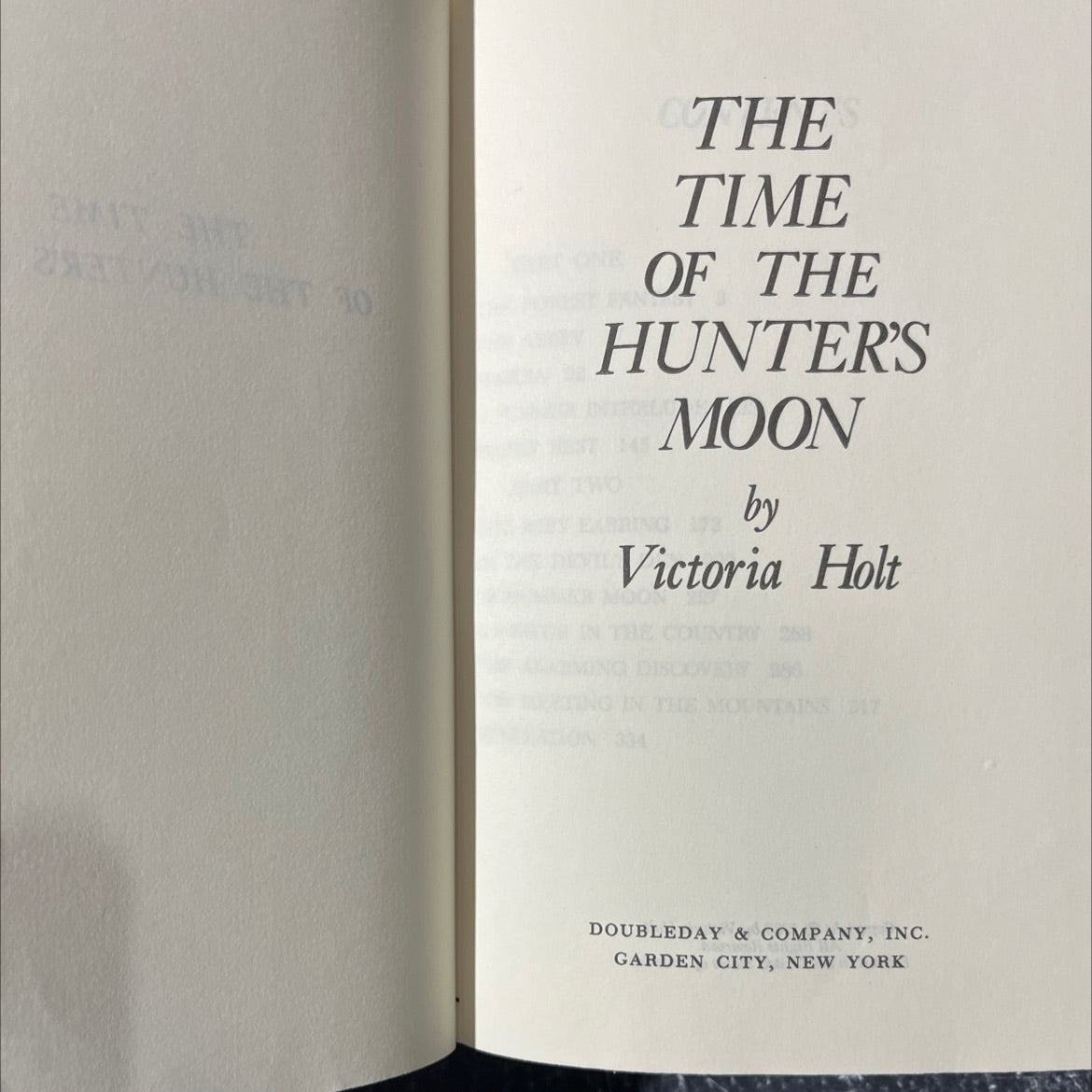the time of the hunter's moon book, by Victoria Holt, 1983 Hardcover image 2