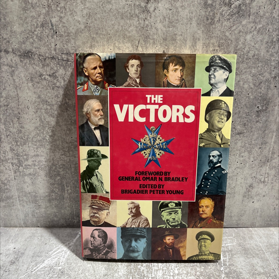 the victors book, by general omar n. bradley, brigadier peter young, 1981 Leather image 1