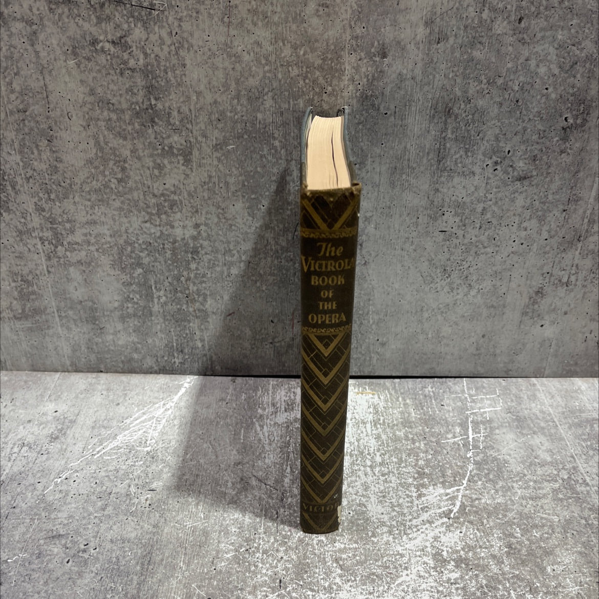 the victrola book of the opera book, by unknown, 1929 Hardcover image 4