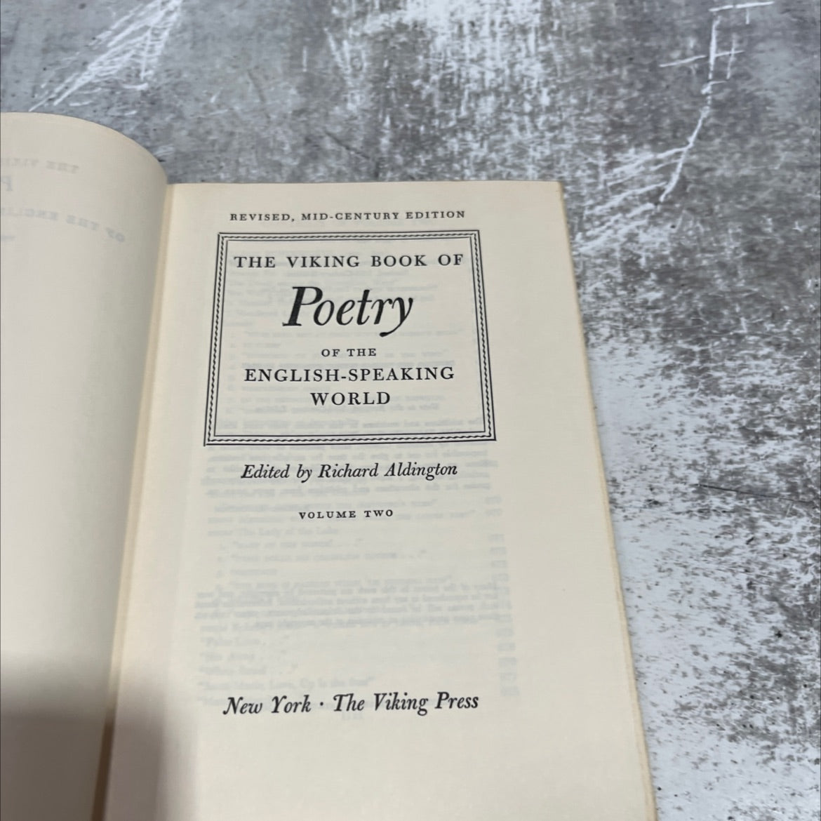 the viking book of poetry of the english-speaking world book, by richard aldington, 1958 Hardcover image 2