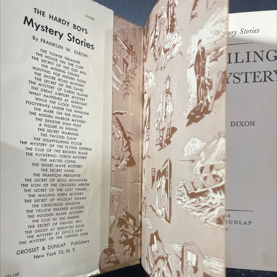 the wailing siren mystery book, by franklin w. dixon, 1951 Hardcover image 4