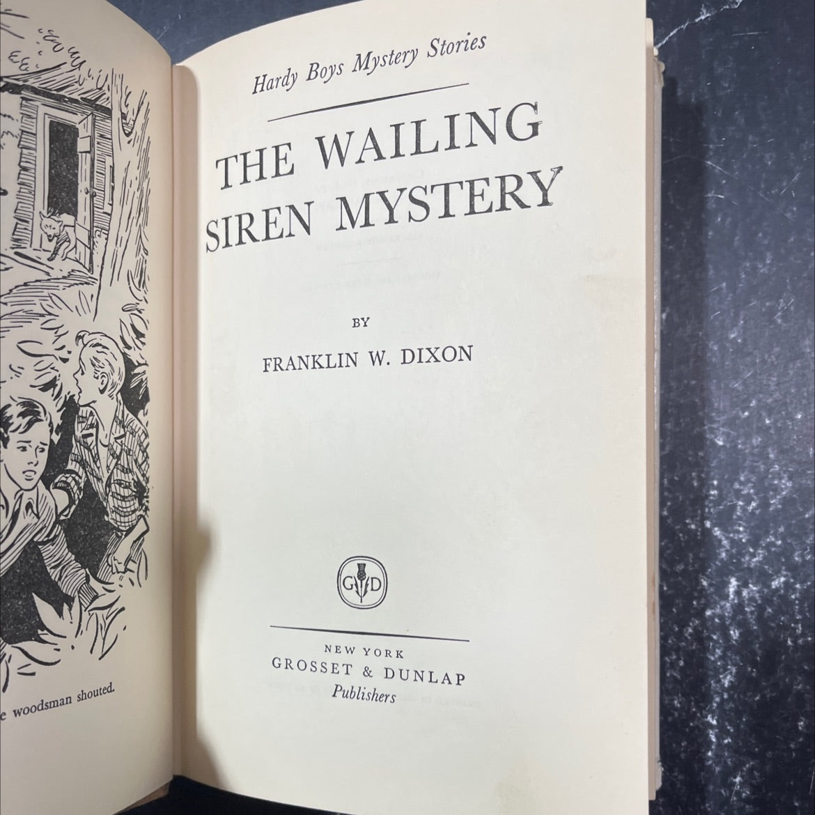the wailing siren mystery book, by franklin w. dixon, 1951 Hardcover image 2