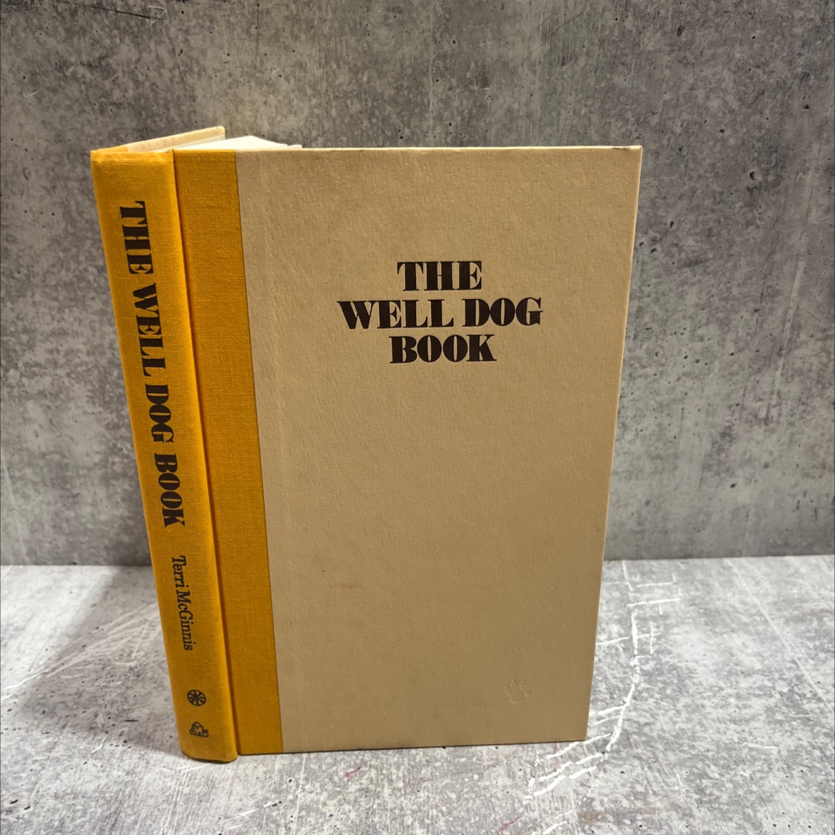 the well dog book book, by Terri McGinnis D.V.M., 1977 Hardcover image 1