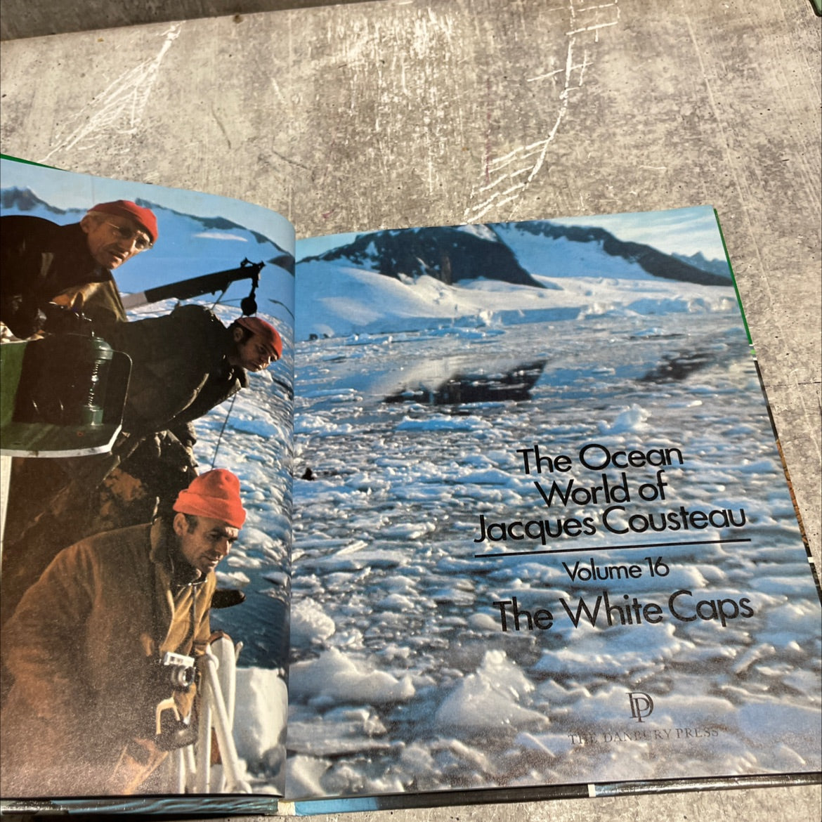 the white caps book, by Jacques Yves Cousteau, 1975 Hardcover image 2