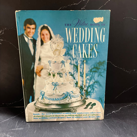 the wilton book of wedding cakes book, by unknown, 1971 Hardcover image 1