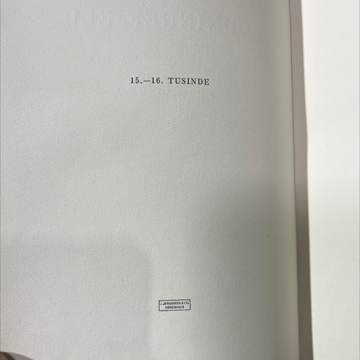 the wind blows from the death mountain book, by trygve gulbranssen, 1942 Leather image 3