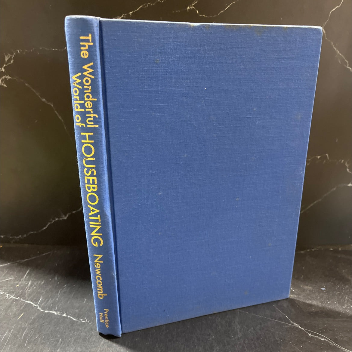 the wonderful world of houseboating book, by duane newcomb, 1974 Hardcover image 1