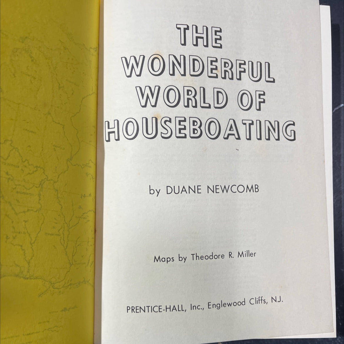 the wonderful world of houseboating book, by duane newcomb, 1974 Hardcover image 2