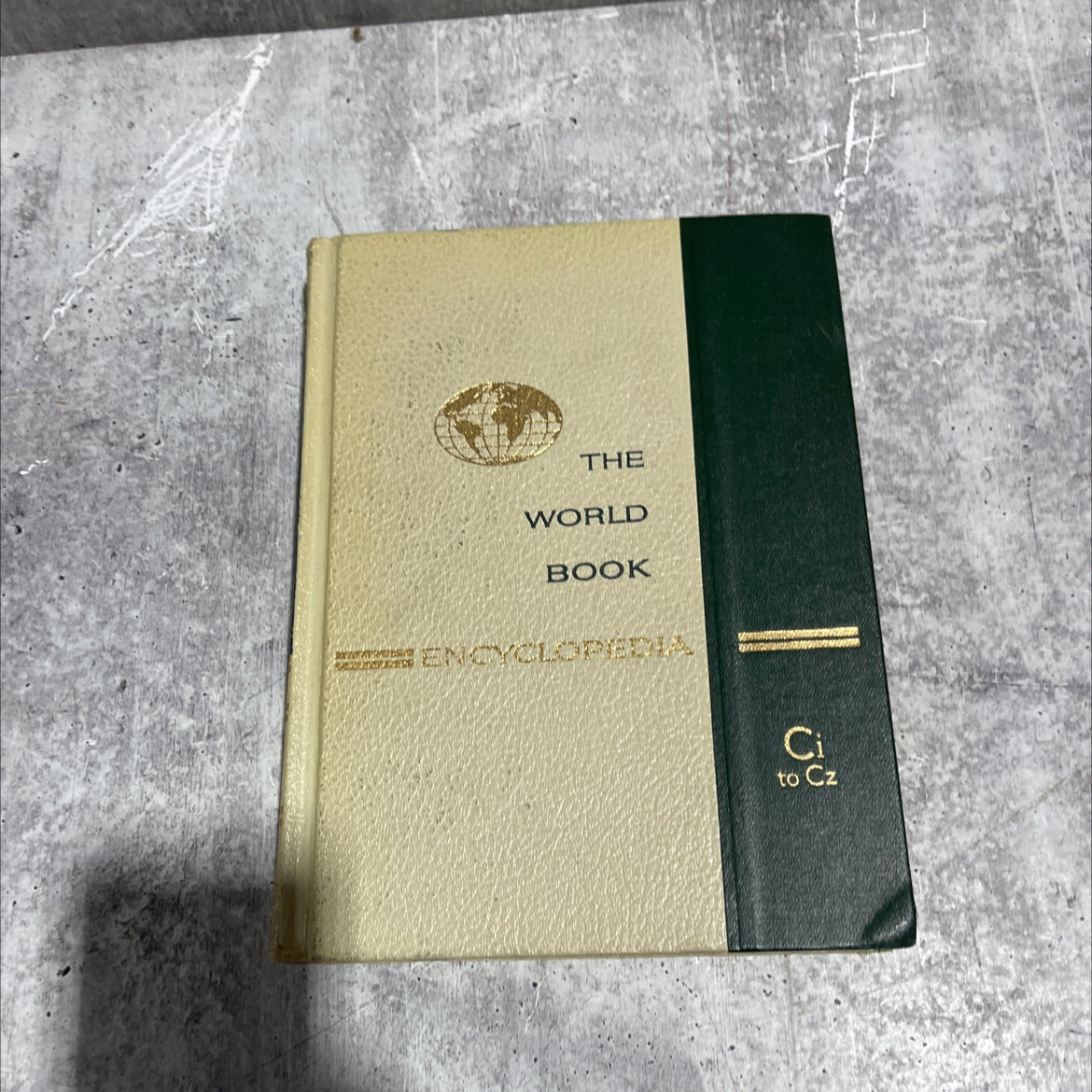 the world book encyclopedia ci to cz volume 4 book, by field enterprises educational corporation, 1964 Hardcover image 1
