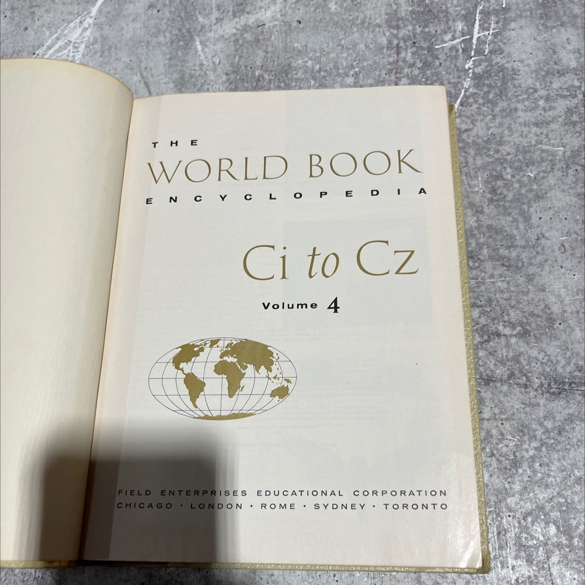 the world book encyclopedia ci to cz volume 4 book, by field enterprises educational corporation, 1964 Hardcover image 2