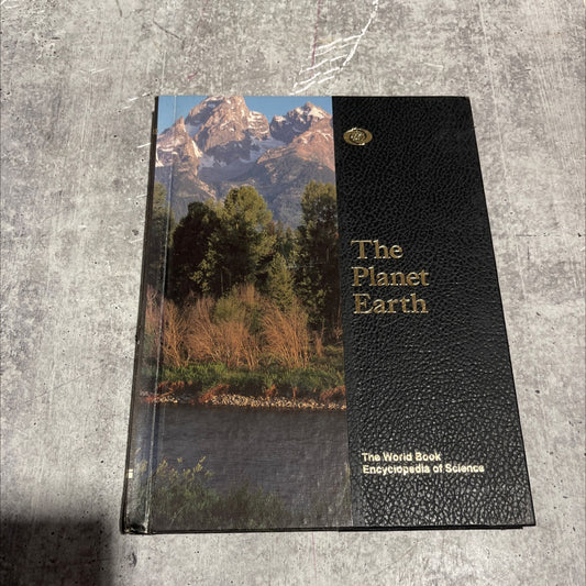 the world book encyclopedia of science book, by Dougal Dixon, 1987 Hardcover image 1