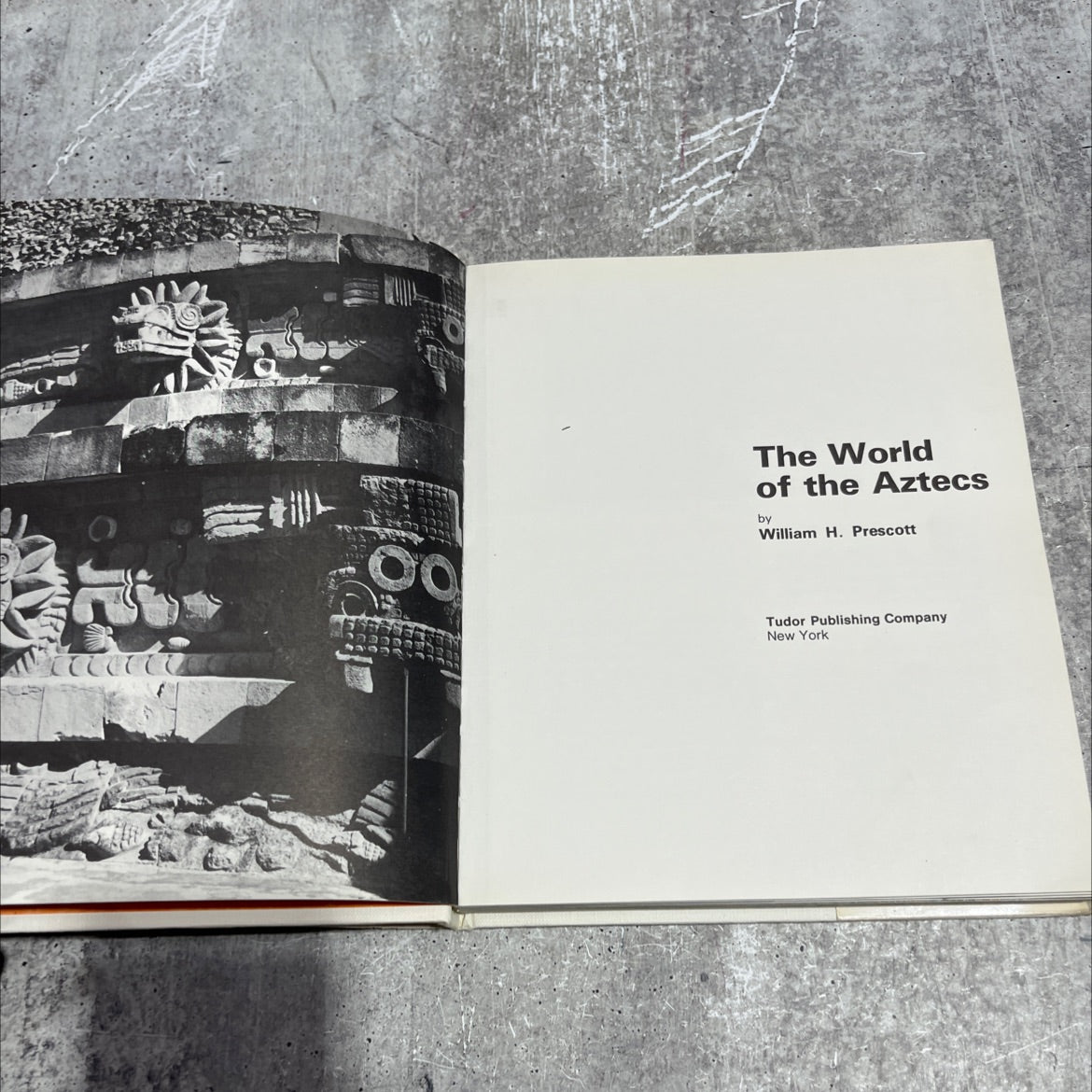 the world of the aztecs book, by william h. prescott, 1970 Hardcover image 2