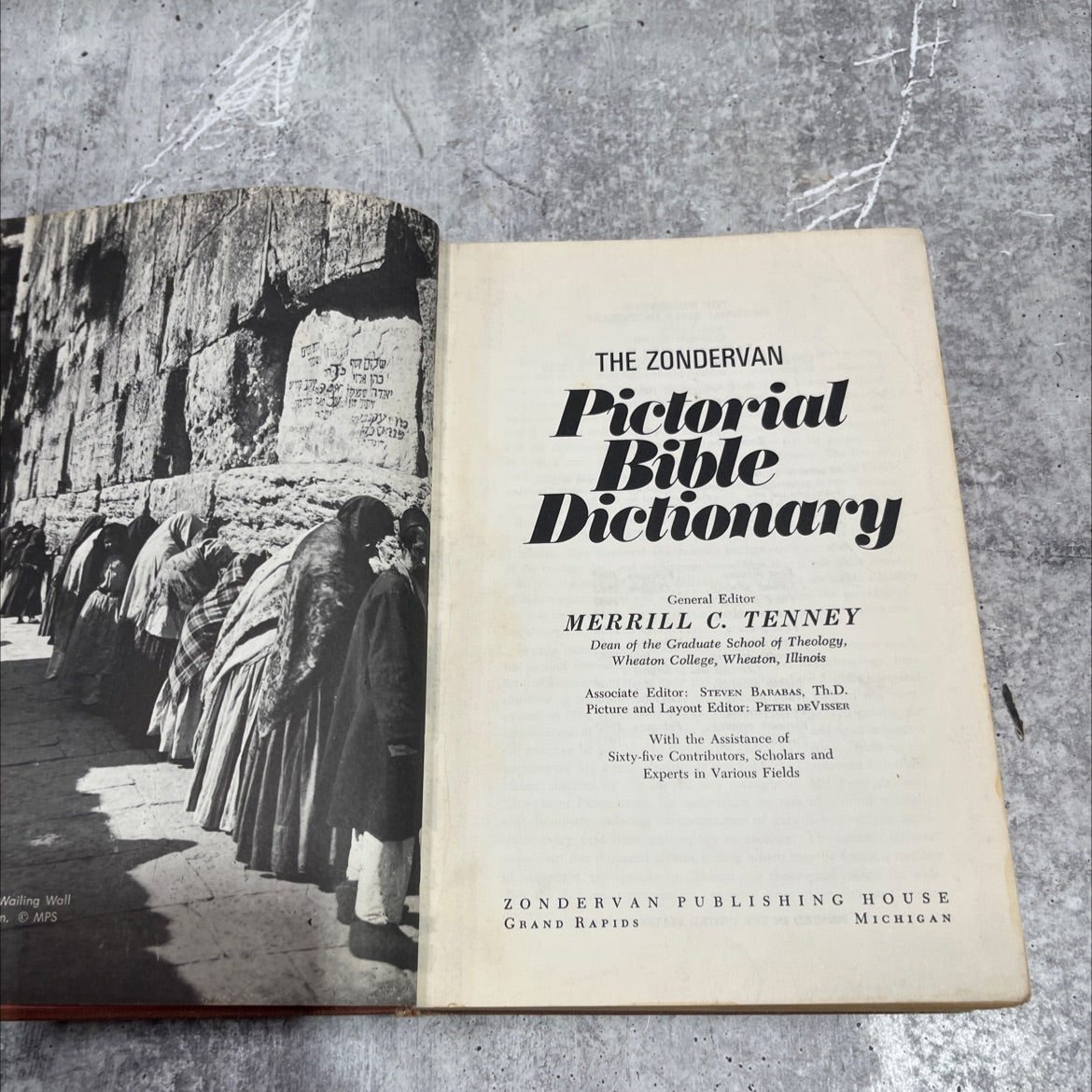 the zondervan pictorial bible dictionary book, by merrill c. tenney, 1970 Hardcover image 2
