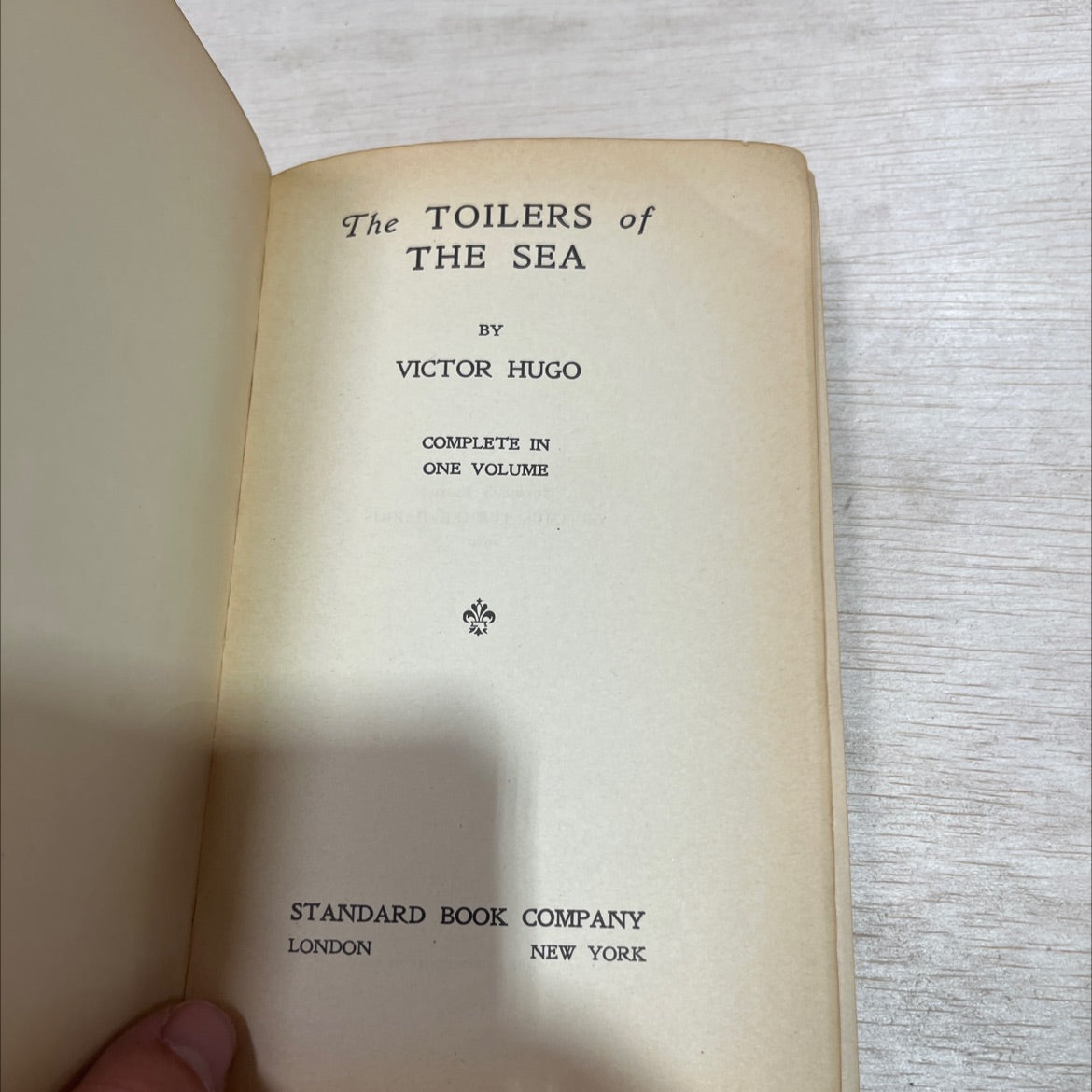 toilors the sea book, by victor hugo, 1930 Hardcover image 2
