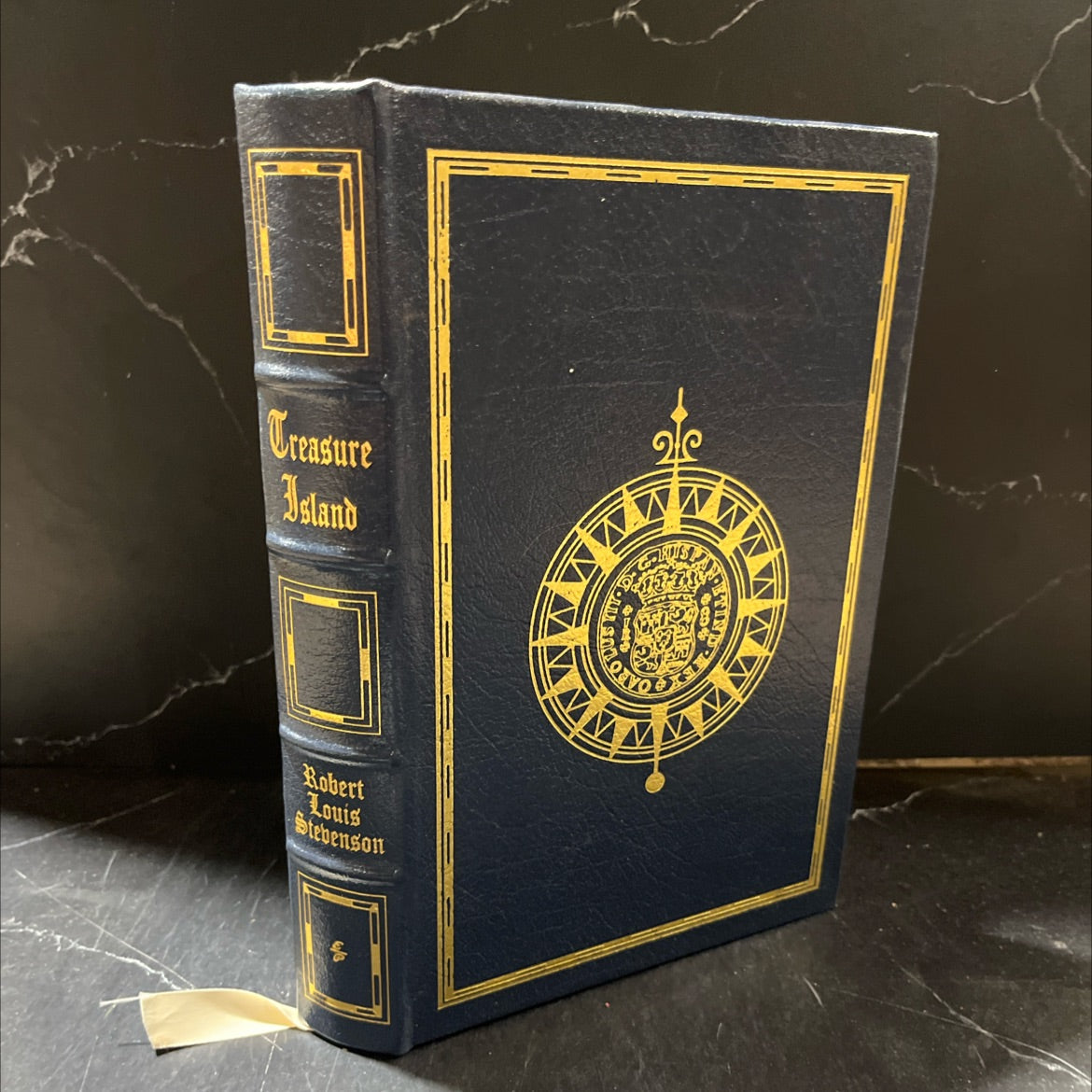 treasure island book, by robert louis stevenson, 1994 Leather image 1