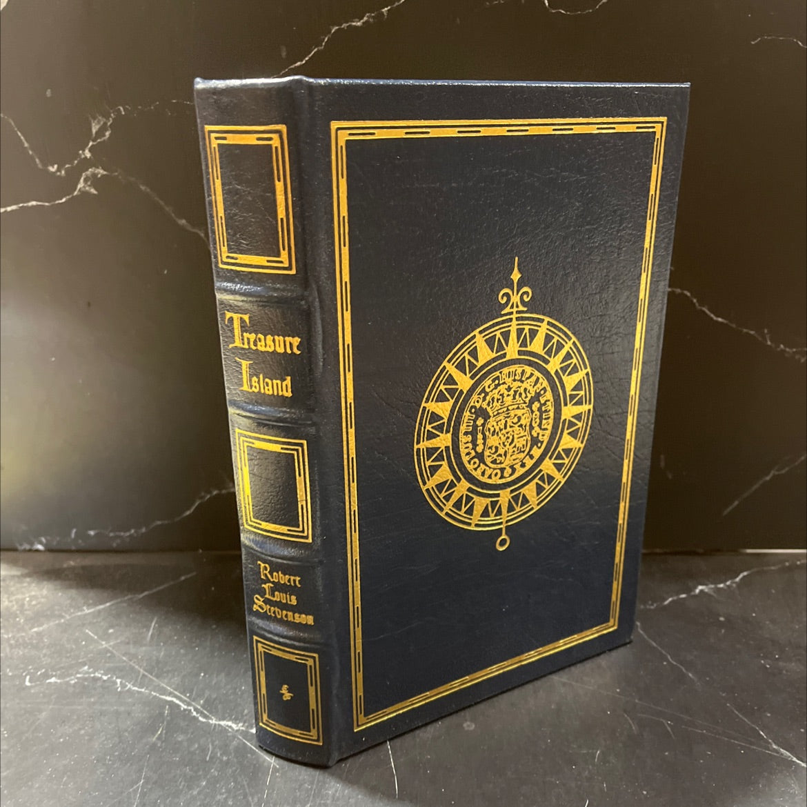 treasure island book, by robert louis stevenson, 1994 Leather image 1