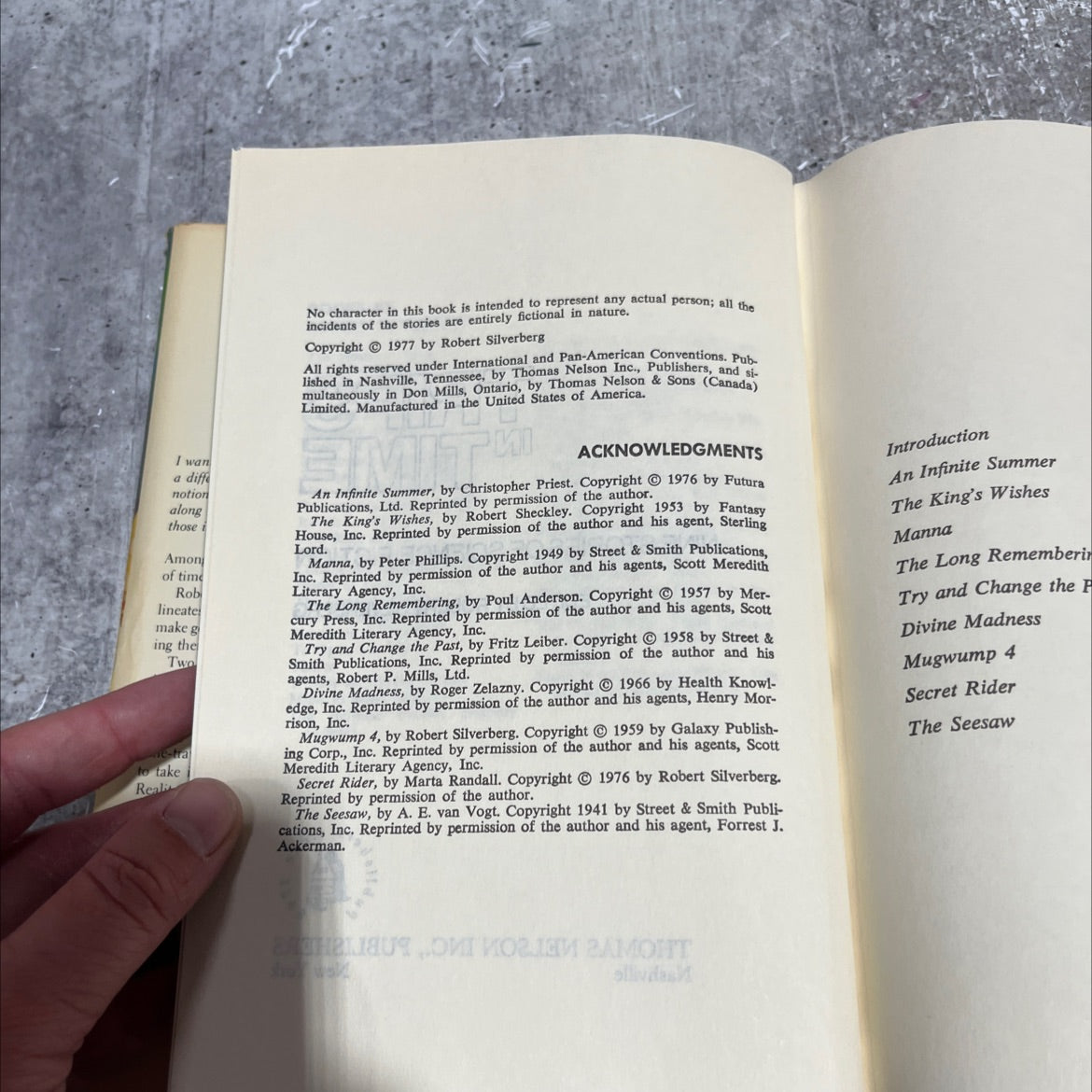 trips in time nine stories of science fiction book, by robert silverberg, 1977 Hardcover image 3