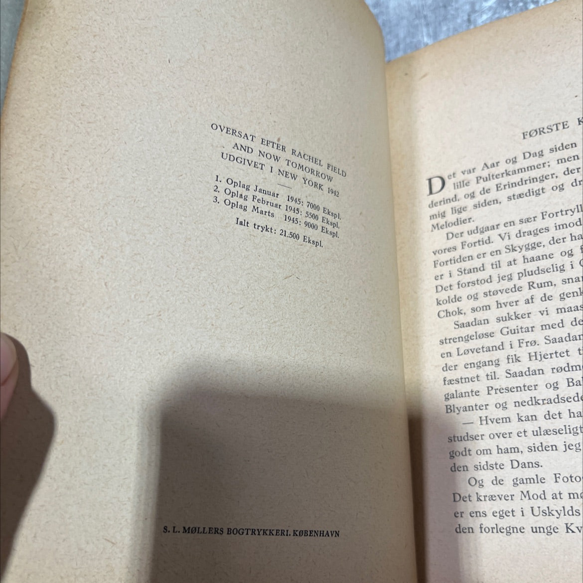 tro paa i morgen book, by rachel field, 1945 Leather image 3