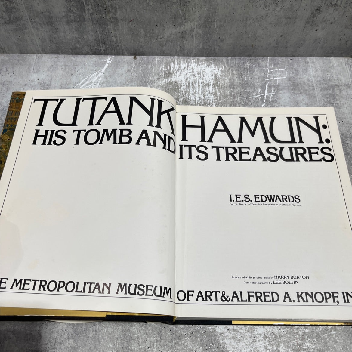 tutankhamun: his tomb and its treasures book, by i.e.s. edwards, 1977 Hardcover image 2