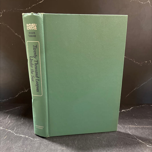twenty thousand leagues under the sea book, by Jules Verne, 1956 Hardcover image 1