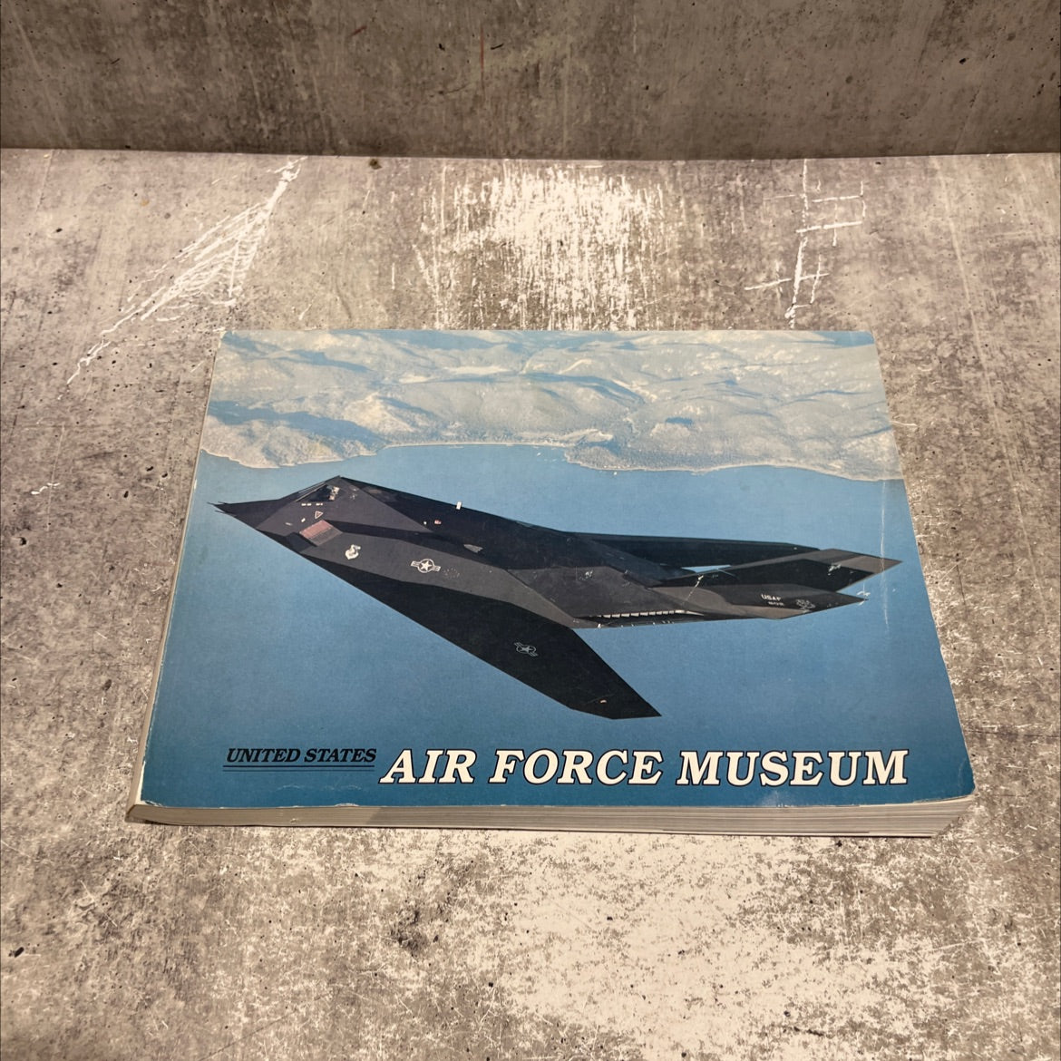 united states air force museum book, by unknown, 1996 Paperback image 1