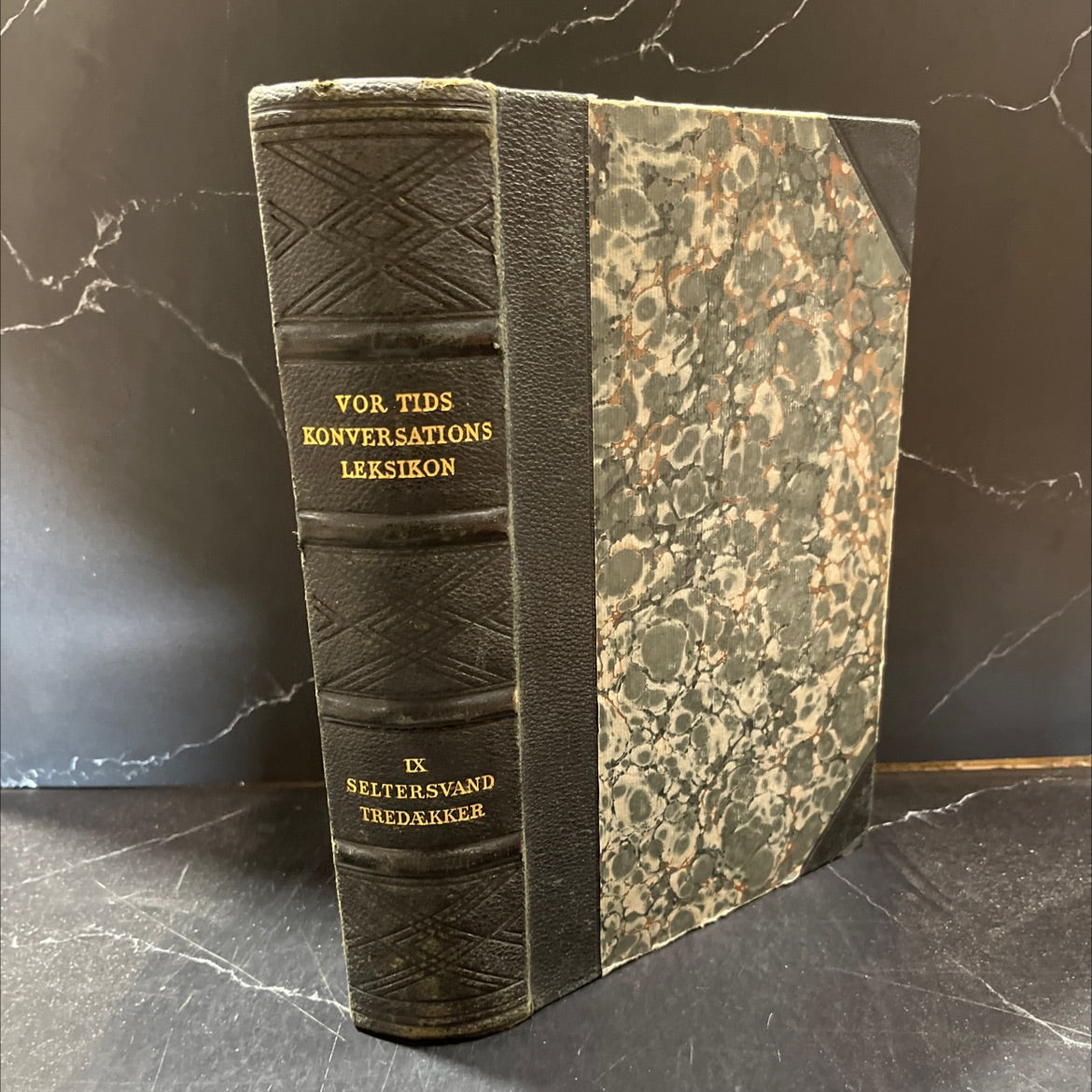 vor tids conversations lexicon book, by jørgen budtz-jørgensen, harald w. møller, 1938 Hardcover image 1