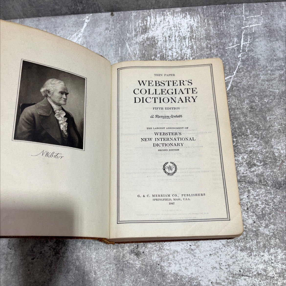 webster's collegiate dictionary fifth edition book, by g. & c. merriam co., 1947 Leather image 2