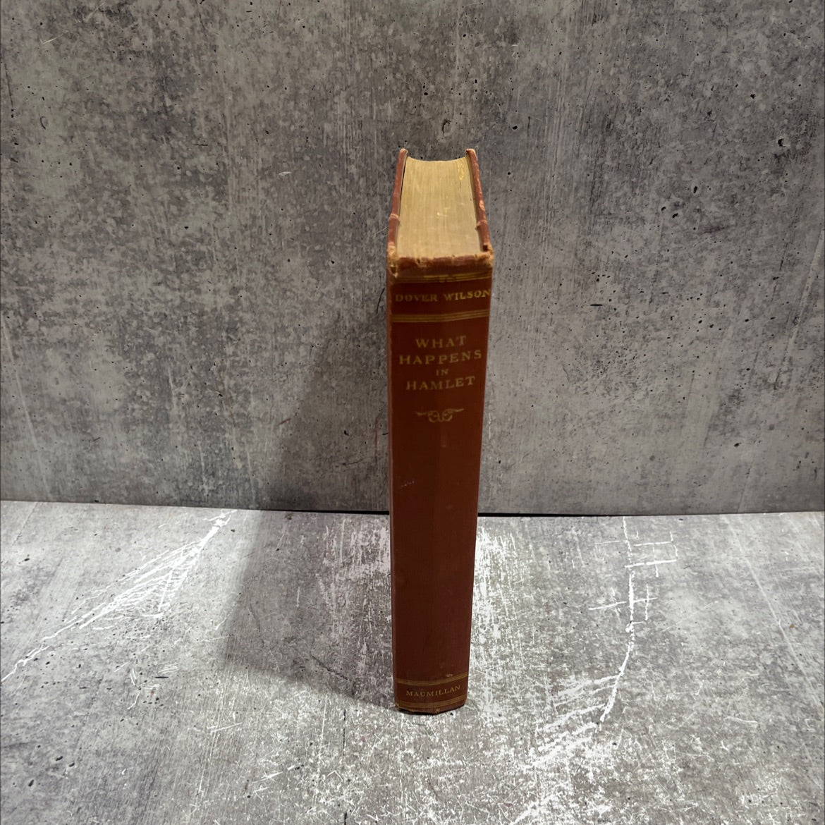 what happens in hamlet book, by j. dover wilson, 1935 Hardcover image 4