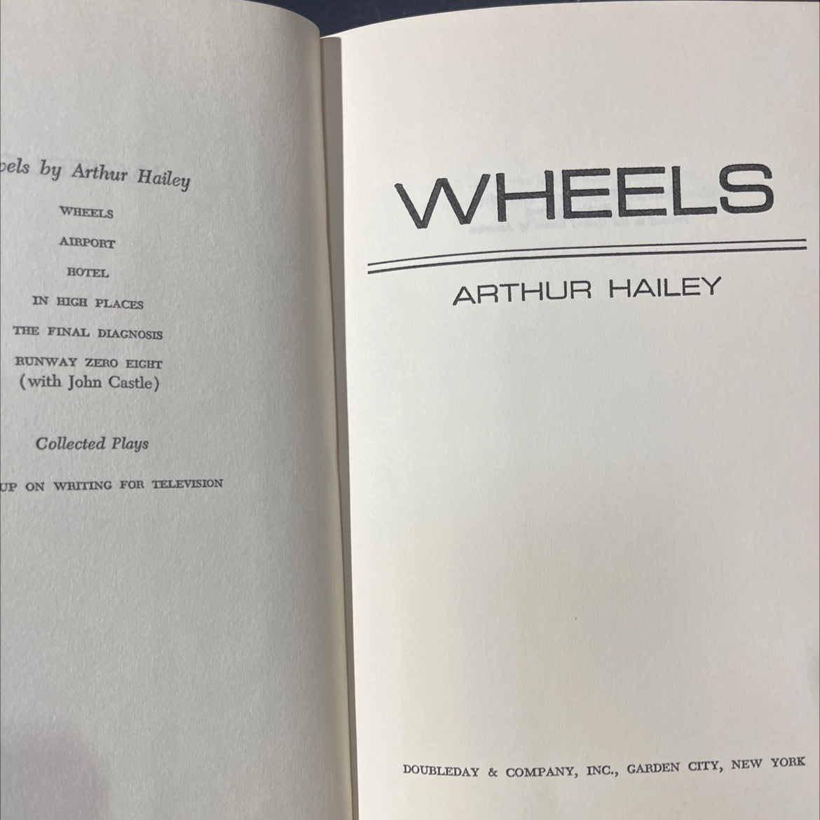 wheels book, by Arthur Hailey, 1971 Hardcover image 2
