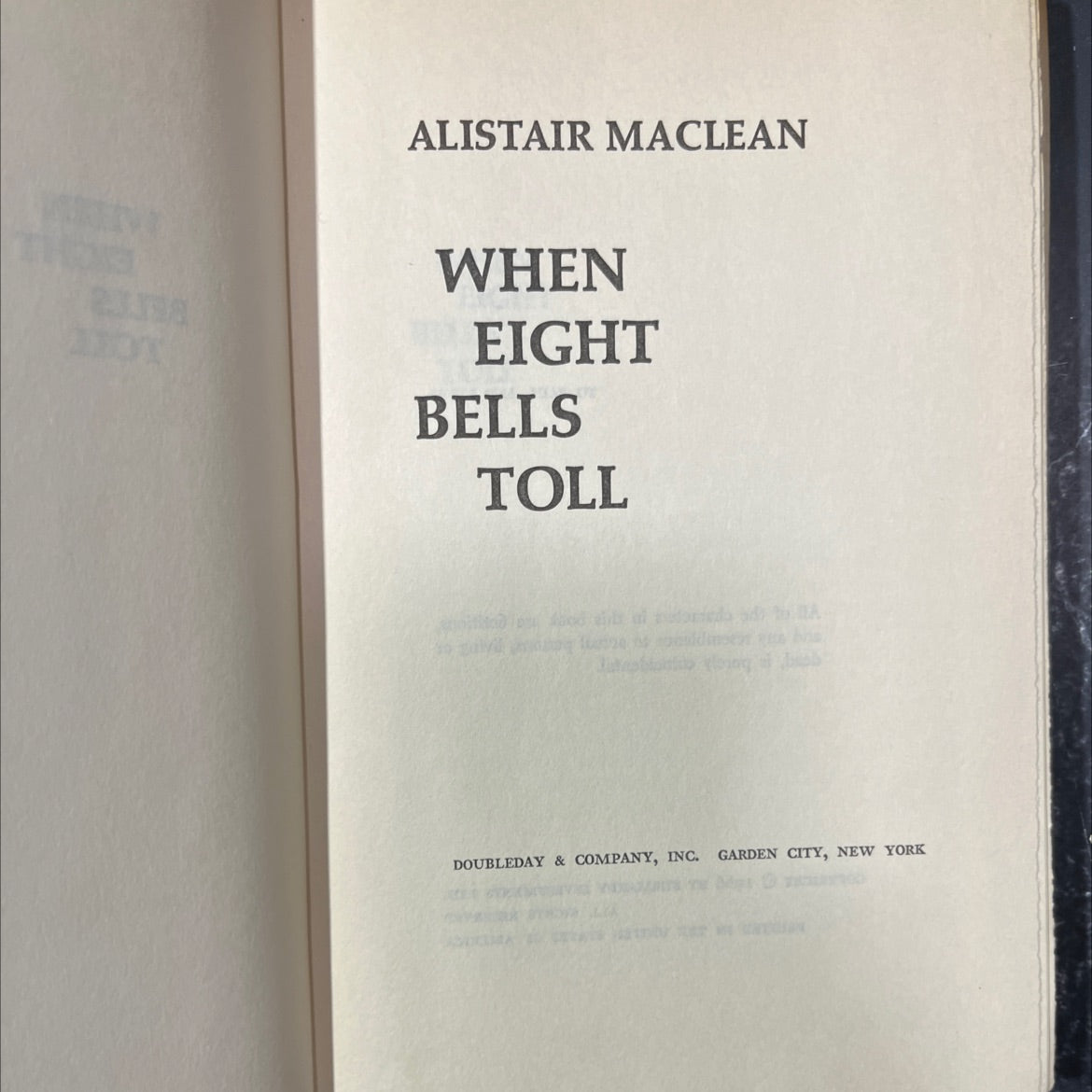 when eight bells toll book, by alistair maclean, 1966 Hardcover image 2