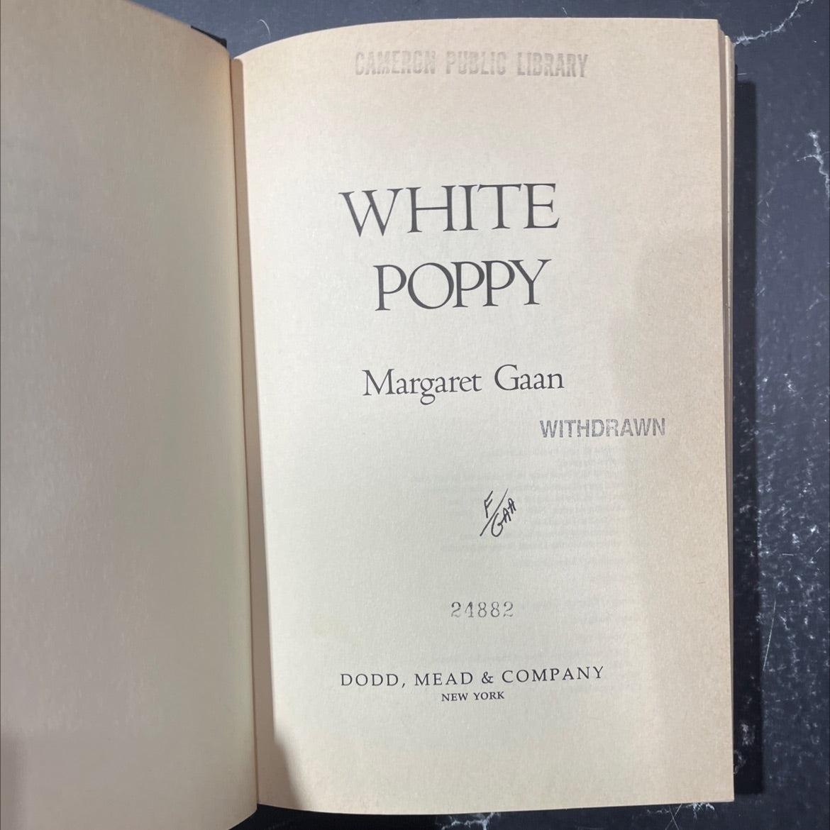 white poppy book, by margaret gaan, 1985 Hardcover image 4
