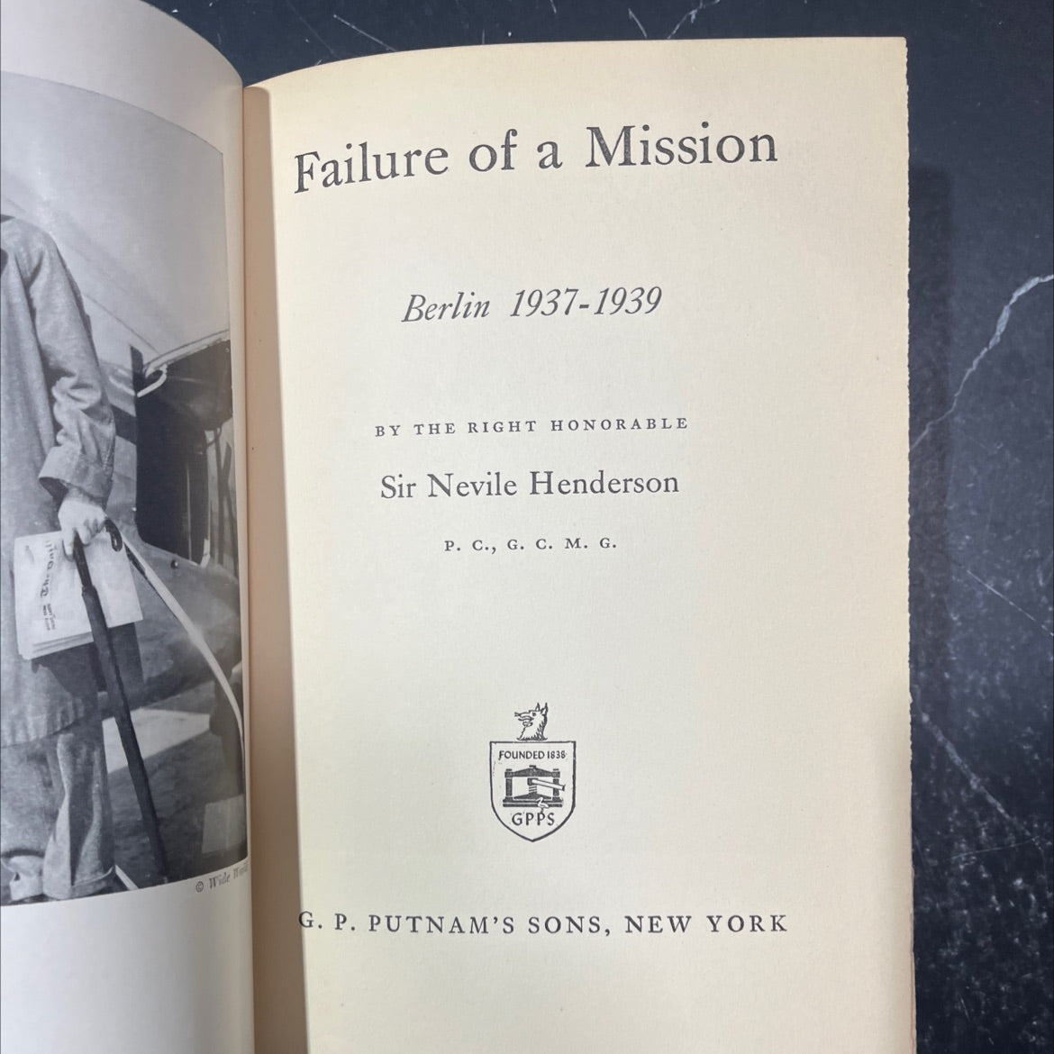 wide w failure of a mission berlin 1937-1939 book, by Sir Nevile Henderson, 1940 Hardcover image 2