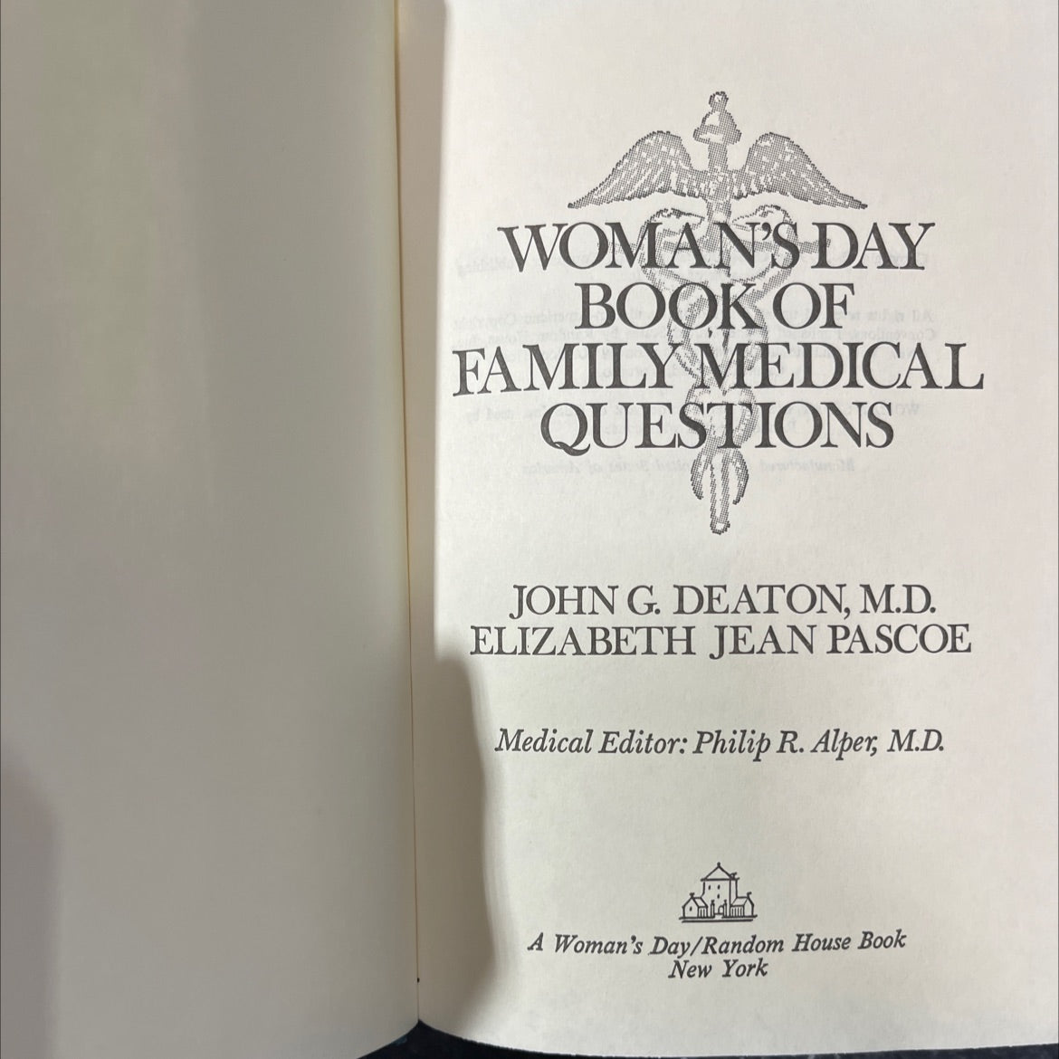 woman's day book of family medical questions book, by john g. deaton, m.d., elizabeth jean pascoe, 1979 Hardcover image 2