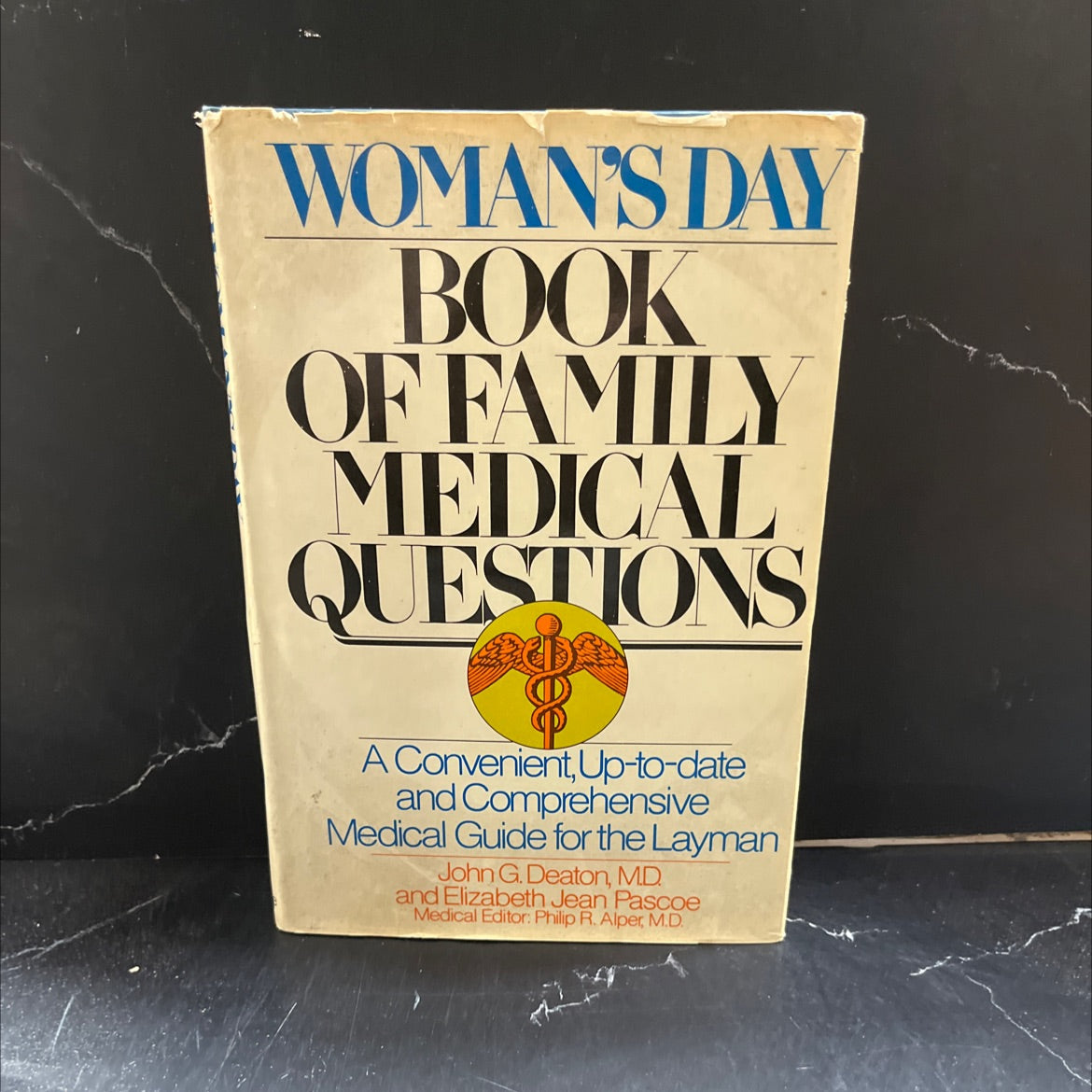 woman's day book of family medical questions book, by john g. deaton, m.d., elizabeth jean pascoe, 1979 Hardcover image 1